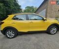 Жовтий Кіа Stonic, об'ємом двигуна 1.37 л та пробігом 61 тис. км за 17900 $, фото 5 на Automoto.ua