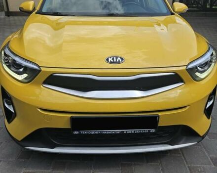 Жовтий Кіа Stonic, об'ємом двигуна 1.37 л та пробігом 61 тис. км за 17900 $, фото 1 на Automoto.ua