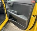 Желтый Киа Stonic, объемом двигателя 1.37 л и пробегом 44 тыс. км за 16999 $, фото 17 на Automoto.ua