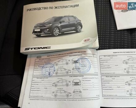 Желтый Киа Stonic, объемом двигателя 1.37 л и пробегом 44 тыс. км за 16999 $, фото 74 на Automoto.ua