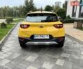 Желтый Киа Stonic, объемом двигателя 1.37 л и пробегом 44 тыс. км за 16999 $, фото 3 на Automoto.ua