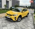 Жовтий Кіа Stonic, об'ємом двигуна 1.37 л та пробігом 44 тис. км за 16999 $, фото 1 на Automoto.ua