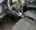 Желтый Киа Stonic, объемом двигателя 1.37 л и пробегом 39 тыс. км за 18000 $, фото 3 на Automoto.ua