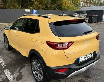 Желтый Киа Stonic, объемом двигателя 1.37 л и пробегом 12 тыс. км за 22500 $, фото 3 на Automoto.ua