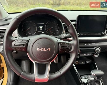 Желтый Киа Stonic, объемом двигателя 1.37 л и пробегом 12 тыс. км за 22500 $, фото 13 на Automoto.ua