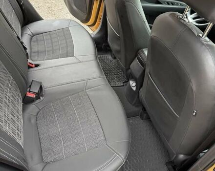 Желтый Киа Stonic, объемом двигателя 1.37 л и пробегом 12 тыс. км за 22500 $, фото 8 на Automoto.ua