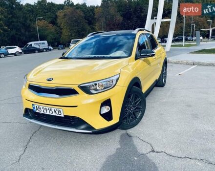 Жовтий Кіа Stonic, об'ємом двигуна 1.58 л та пробігом 99 тис. км за 15900 $, фото 1 на Automoto.ua