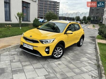 Жовтий Кіа Stonic, об'ємом двигуна 1.37 л та пробігом 44 тис. км за 16999 $, фото 1 на Automoto.ua