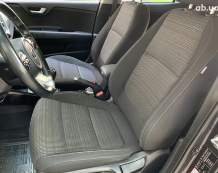 Сірий Кіа Stonic, об'ємом двигуна 1.4 л та пробігом 48 тис. км за 15800 $, фото 4 на Automoto.ua