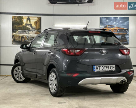 Серый Киа Stonic, объемом двигателя 1.4 л и пробегом 137 тыс. км за 11850 $, фото 31 на Automoto.ua