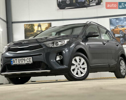 Серый Киа Stonic, объемом двигателя 1.4 л и пробегом 137 тыс. км за 11850 $, фото 25 на Automoto.ua