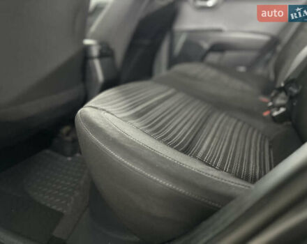 Серый Киа Stonic, объемом двигателя 1.4 л и пробегом 137 тыс. км за 11850 $, фото 98 на Automoto.ua