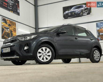 Серый Киа Stonic, объемом двигателя 1.4 л и пробегом 137 тыс. км за 11850 $, фото 18 на Automoto.ua