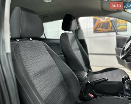 Серый Киа Stonic, объемом двигателя 1.4 л и пробегом 137 тыс. км за 11850 $, фото 87 на Automoto.ua