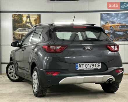 Серый Киа Stonic, объемом двигателя 1.4 л и пробегом 137 тыс. км за 11850 $, фото 43 на Automoto.ua