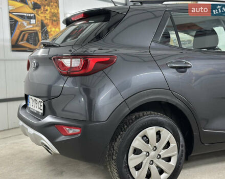 Серый Киа Stonic, объемом двигателя 1.4 л и пробегом 137 тыс. км за 11850 $, фото 58 на Automoto.ua