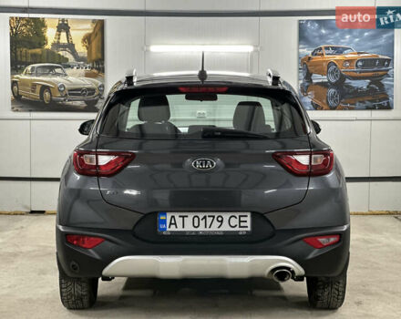 Серый Киа Stonic, объемом двигателя 1.4 л и пробегом 137 тыс. км за 11850 $, фото 60 на Automoto.ua