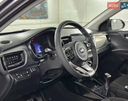 Серый Киа Stonic, объемом двигателя 1.4 л и пробегом 137 тыс. км за 11850 $, фото 66 на Automoto.ua
