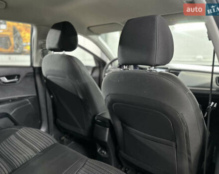 Серый Киа Stonic, объемом двигателя 1.4 л и пробегом 137 тыс. км за 11850 $, фото 93 на Automoto.ua
