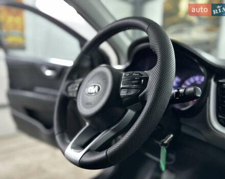 Серый Киа Stonic, объемом двигателя 1.4 л и пробегом 137 тыс. км за 11850 $, фото 91 на Automoto.ua