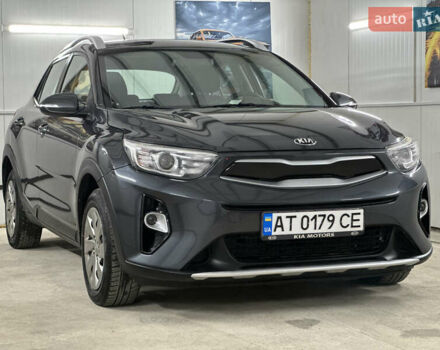 Серый Киа Stonic, объемом двигателя 1.4 л и пробегом 137 тыс. км за 11850 $, фото 30 на Automoto.ua