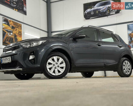 Серый Киа Stonic, объемом двигателя 1.4 л и пробегом 137 тыс. км за 11850 $, фото 26 на Automoto.ua