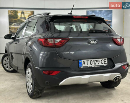 Серый Киа Stonic, объемом двигателя 1.4 л и пробегом 137 тыс. км за 11850 $, фото 34 на Automoto.ua