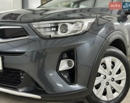 Серый Киа Stonic, объемом двигателя 1.4 л и пробегом 137 тыс. км за 11850 $, фото 19 на Automoto.ua