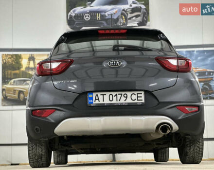 Серый Киа Stonic, объемом двигателя 1.4 л и пробегом 137 тыс. км за 11850 $, фото 61 на Automoto.ua