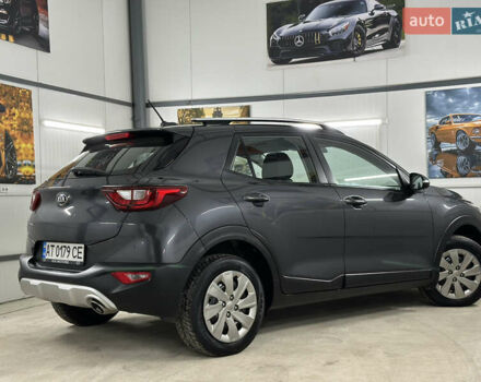 Серый Киа Stonic, объемом двигателя 1.4 л и пробегом 137 тыс. км за 11850 $, фото 50 на Automoto.ua