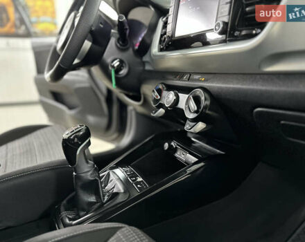 Серый Киа Stonic, объемом двигателя 1.4 л и пробегом 137 тыс. км за 11850 $, фото 84 на Automoto.ua