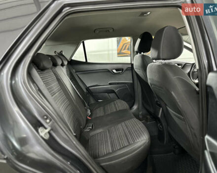 Серый Киа Stonic, объемом двигателя 1.4 л и пробегом 137 тыс. км за 11850 $, фото 96 на Automoto.ua