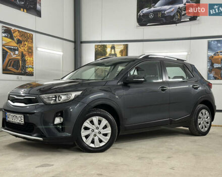 Серый Киа Stonic, объемом двигателя 1.4 л и пробегом 137 тыс. км за 11850 $, фото 17 на Automoto.ua