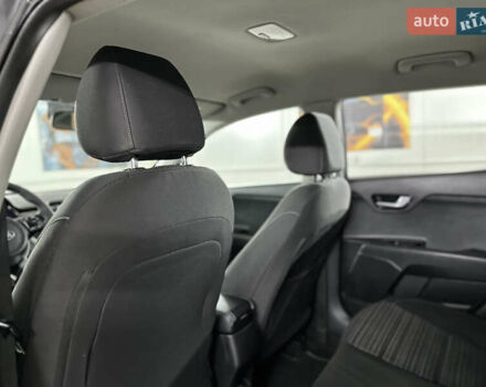 Серый Киа Stonic, объемом двигателя 1.4 л и пробегом 137 тыс. км за 11850 $, фото 99 на Automoto.ua