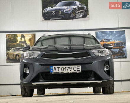 Серый Киа Stonic, объемом двигателя 1.4 л и пробегом 137 тыс. км за 11850 $, фото 28 на Automoto.ua