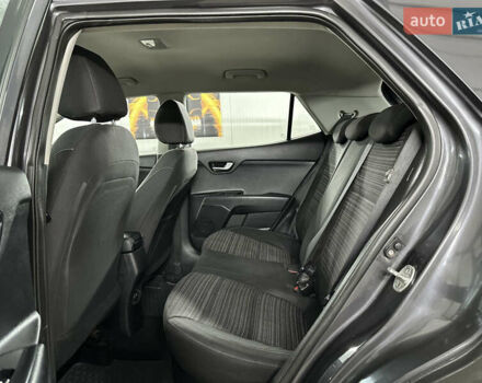 Серый Киа Stonic, объемом двигателя 1.4 л и пробегом 137 тыс. км за 11850 $, фото 100 на Automoto.ua