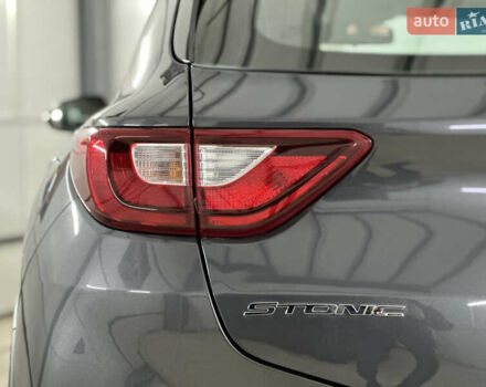 Серый Киа Stonic, объемом двигателя 1.4 л и пробегом 137 тыс. км за 11850 $, фото 37 на Automoto.ua