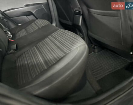 Серый Киа Stonic, объемом двигателя 1.4 л и пробегом 137 тыс. км за 11850 $, фото 94 на Automoto.ua