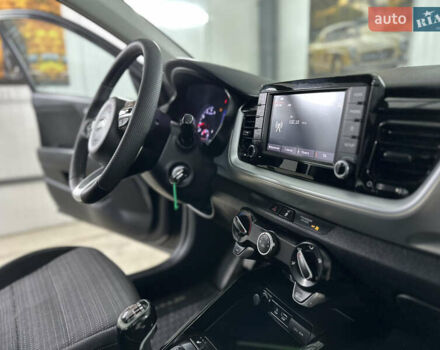 Серый Киа Stonic, объемом двигателя 1.4 л и пробегом 137 тыс. км за 11850 $, фото 83 на Automoto.ua