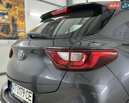 Серый Киа Stonic, объемом двигателя 1.4 л и пробегом 137 тыс. км за 11850 $, фото 54 на Automoto.ua