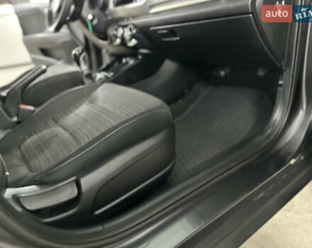 Серый Киа Stonic, объемом двигателя 1.4 л и пробегом 137 тыс. км за 11850 $, фото 85 на Automoto.ua