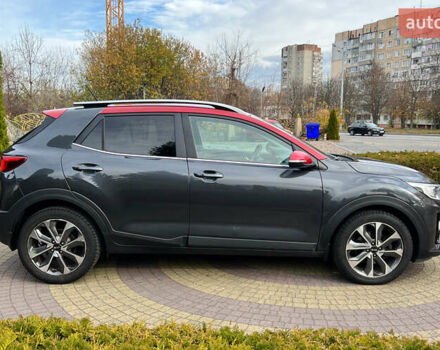 Серый Киа Stonic, объемом двигателя 1.37 л и пробегом 83 тыс. км за 18500 $, фото 7 на Automoto.ua