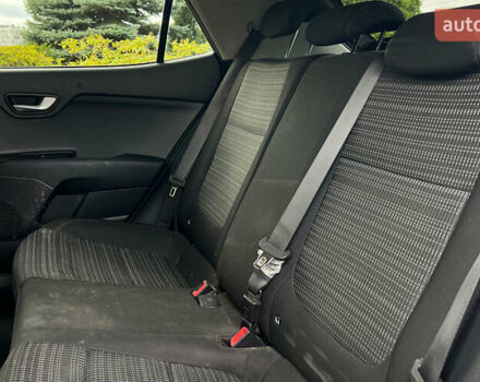 Серый Киа Stonic, объемом двигателя 1.37 л и пробегом 83 тыс. км за 18500 $, фото 21 на Automoto.ua