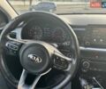 Серый Киа Stonic, объемом двигателя 1.37 л и пробегом 76 тыс. км за 18000 $, фото 7 на Automoto.ua