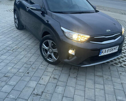 Серый Киа Stonic, объемом двигателя 1.4 л и пробегом 59 тыс. км за 14800 $, фото 5 на Automoto.ua