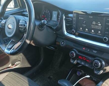 Серый Киа Stonic, объемом двигателя 1.4 л и пробегом 135 тыс. км за 16200 $, фото 17 на Automoto.ua
