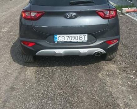 Серый Киа Stonic, объемом двигателя 1.4 л и пробегом 135 тыс. км за 16200 $, фото 5 на Automoto.ua