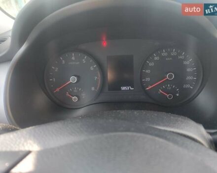 Сірий Кіа Stonic, об'ємом двигуна 1.37 л та пробігом 58 тис. км за 17000 $, фото 9 на Automoto.ua
