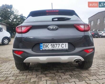 Сірий Кіа Stonic, об'ємом двигуна 1.37 л та пробігом 58 тис. км за 17000 $, фото 7 на Automoto.ua
