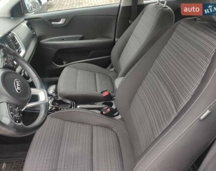 Сірий Кіа Stonic, об'ємом двигуна 1.37 л та пробігом 58 тис. км за 17000 $, фото 15 на Automoto.ua